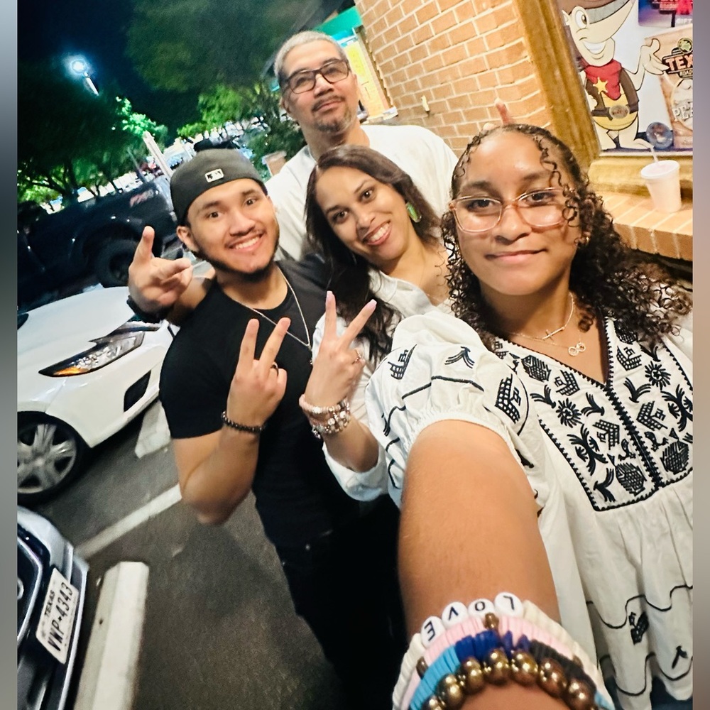 🦋🦋WHO’s READY/ POP-UP SHOW 🦋🦋 - Picture 10 of 11